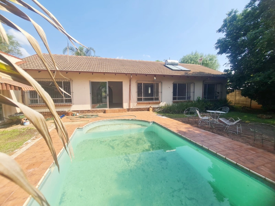 To Let 3 Bedroom Property for Rent in Ifafi North West